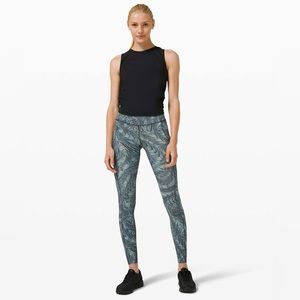 Lululemon Fast and Free Tight 25" Nulux Dimensional Icing Blue Multi, size 6
